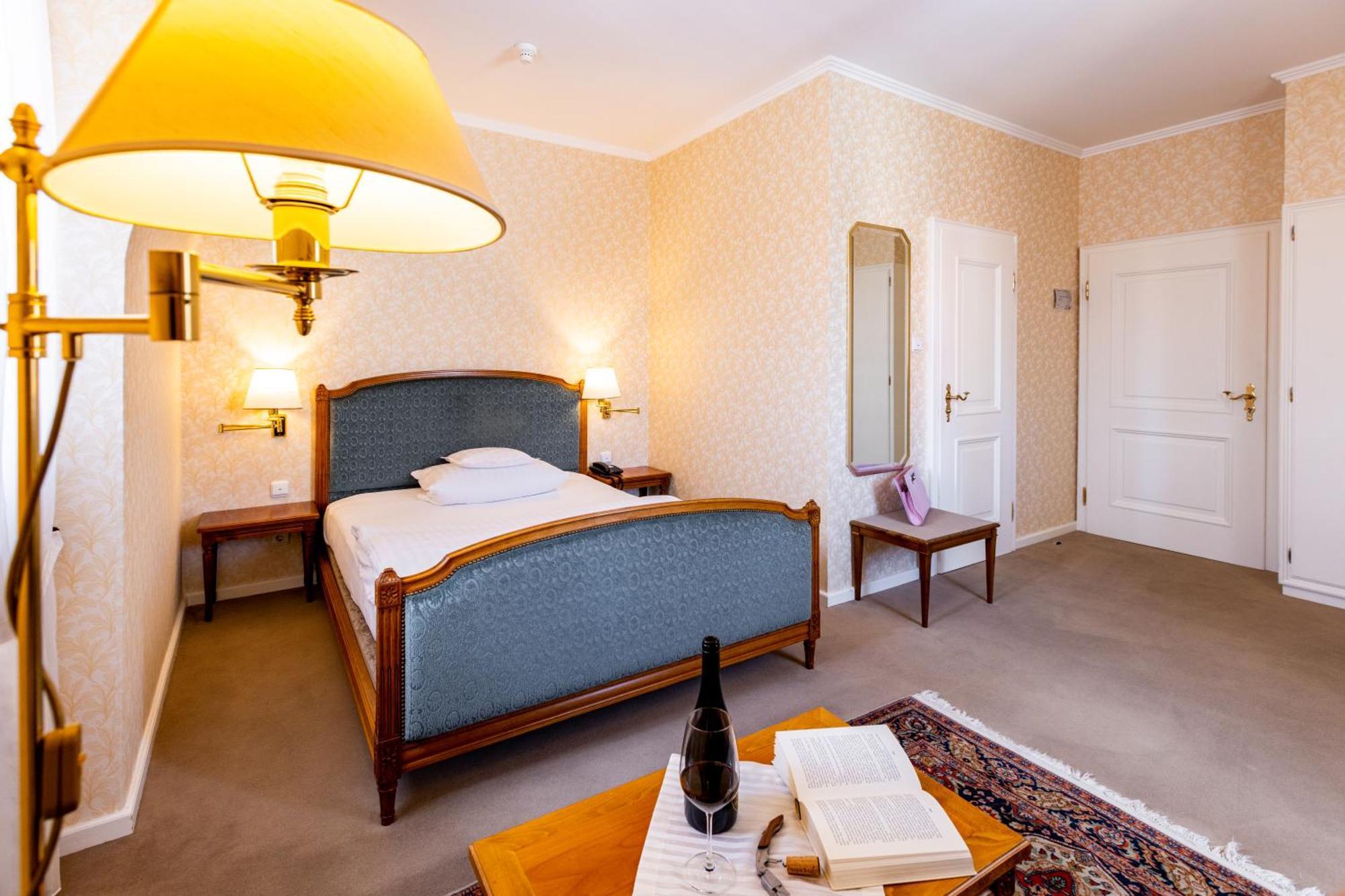 Romantik Hotel Zehntkeller Iphofen Ngoại thất bức ảnh